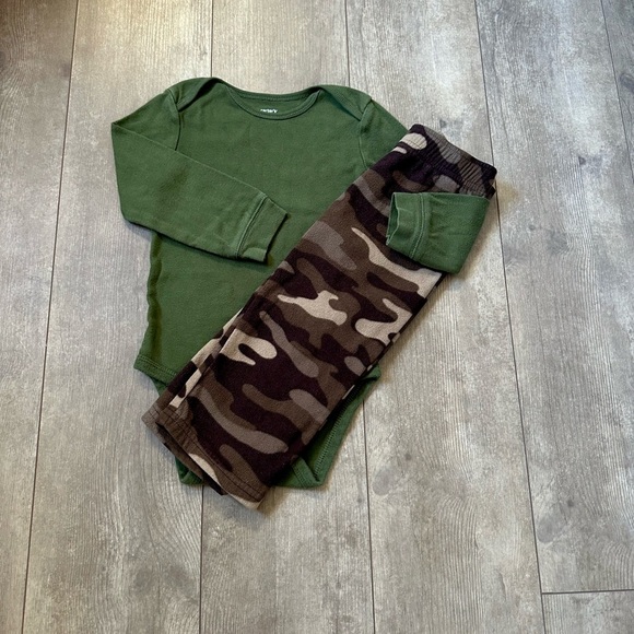 Carter’s Baby Toddler Boy Green Onesie and Camouflage PJ Pants Set Sz 18 Months - Picture 3 of 9